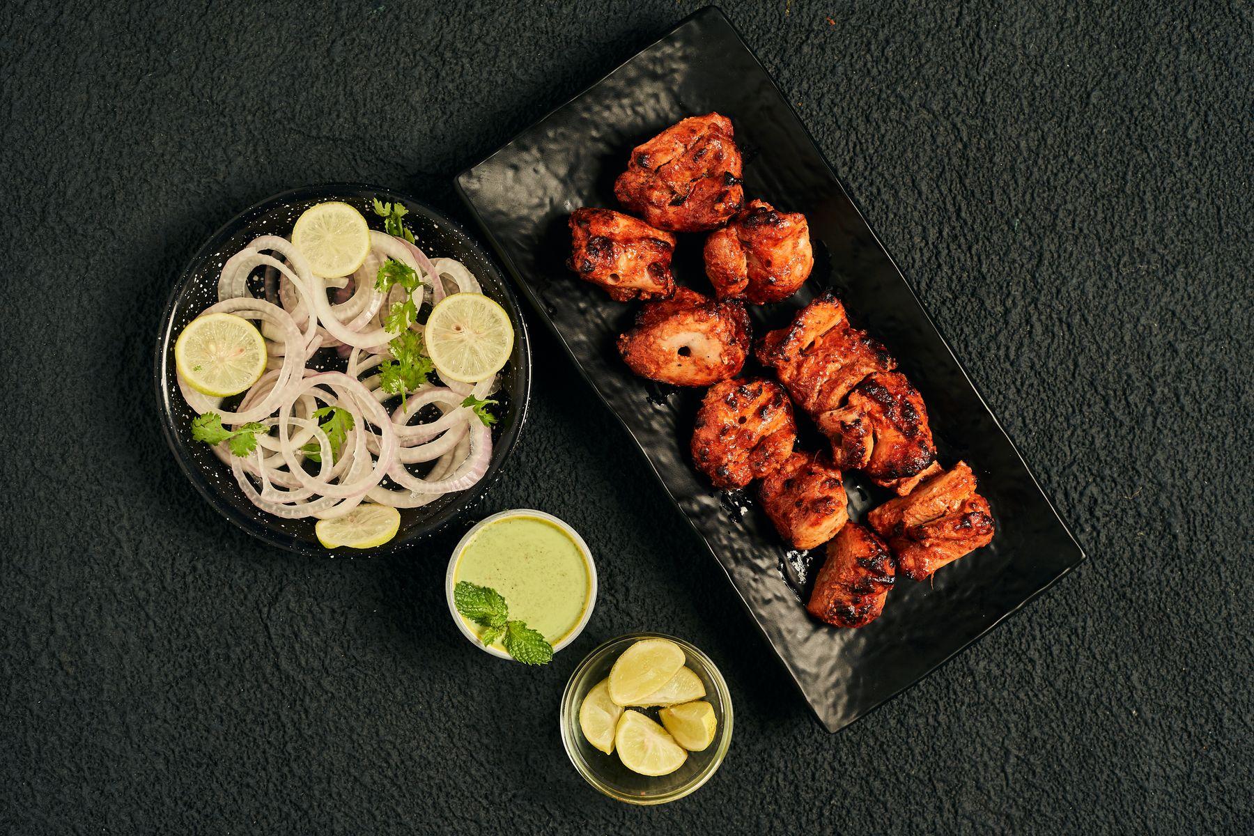 Poulet tandoori, oignons et chutney de menthe